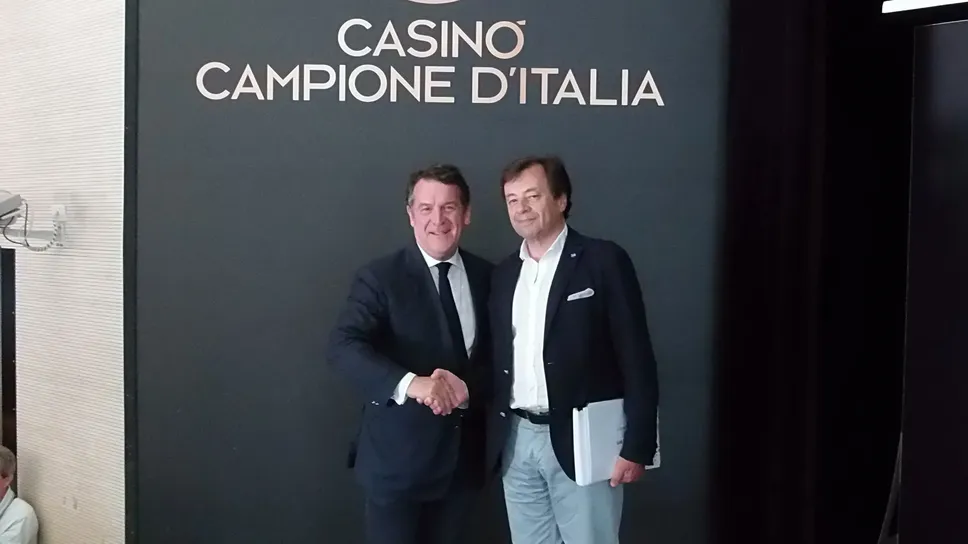 L’ex sindaco Roberto Salmoiraghi, a sinistra, con Marco Ambrosini