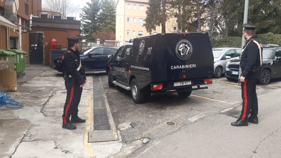 Carabinieri nelle settimane successive alla morte della donna Carabinieri nelle settimane successive alla morte della donna