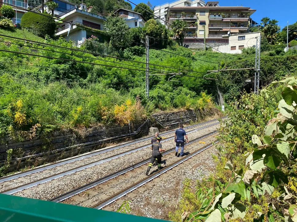 Lo smottamento in via Valeria a Como ha coinvolto anche una galleria delle ferrovie
