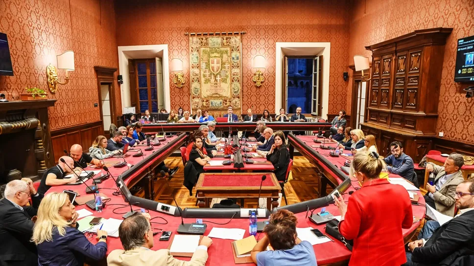 Una seduta del consiglio comunale Una seduta del consiglio comunale