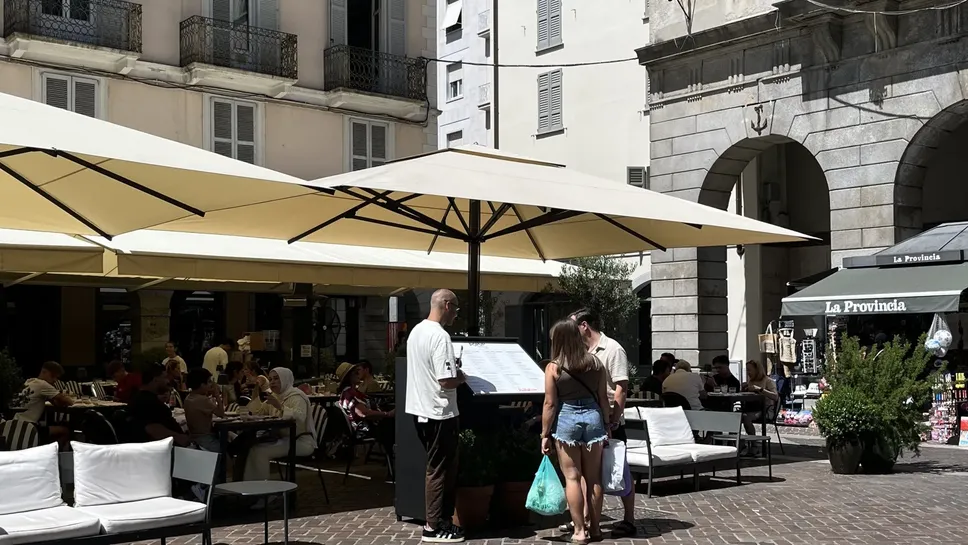 Ormai non si vedono più buttadentro fuori dai ristoranti in centro Ormai non si vedono più buttadentro fuori dai ristoranti in centro