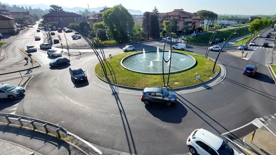 Parte dei soldi concessi da Roma sono stati usati per i lavori in corrispondenza del rondò Bartesaghi Parte dei soldi concessi da Roma sono stati usati per i lavori in corrispondenza del rondò Bartesaghi