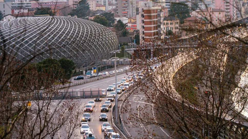 In autostrada il rientro dei lavoratori frontalieri