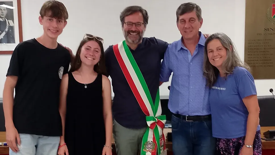 La famiglia Noseda ricevuta in municipio da sindaco Cantaluppi La famiglia Noseda ricevuta in municipio da sindaco Cantaluppi