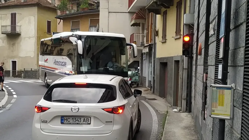 Sotto accusa ancora il semaforo di Colonno: il semaforo intelligente spesso non funziona Sotto accusa ancora il semaforo di Colonno: il semaforo intelligente spesso non funziona