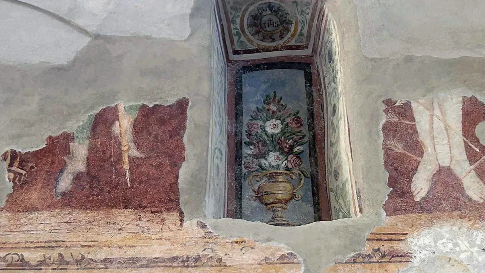 Un dettaglio dei decori che sono stati scoperti, nascosti da circa trecento anni (Bartesaghi) Un dettaglio dei decori che sono stati scoperti, nascosti da circa trecento anni (Bartesaghi)
