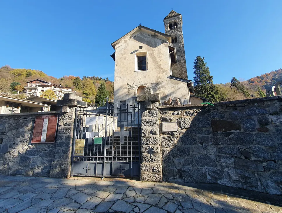 La chiesetta di Barni