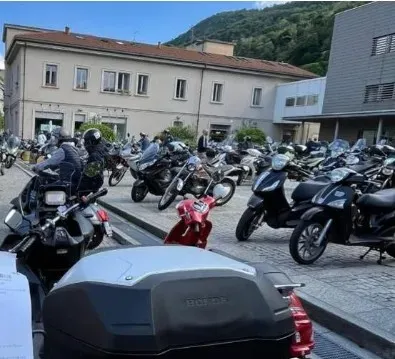 Moto in sosta multate alla fine dello scorso campionato in piazza Giovanni Paolo II Moto in sosta multate alla fine dello scorso campionato in piazza Giovanni Paolo II