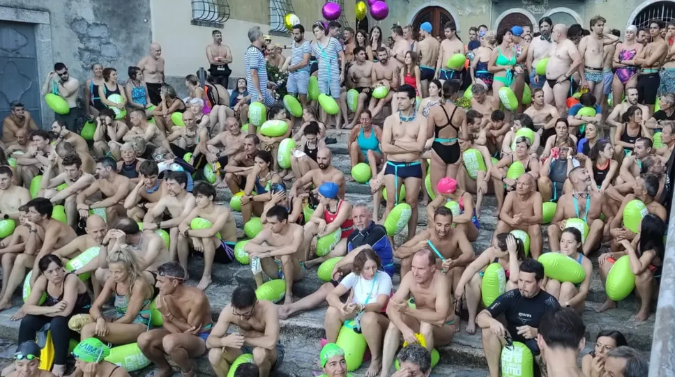 Tutti pronti a partire da Torno verso Moltrasio Tutti pronti a partire da Torno verso Moltrasio