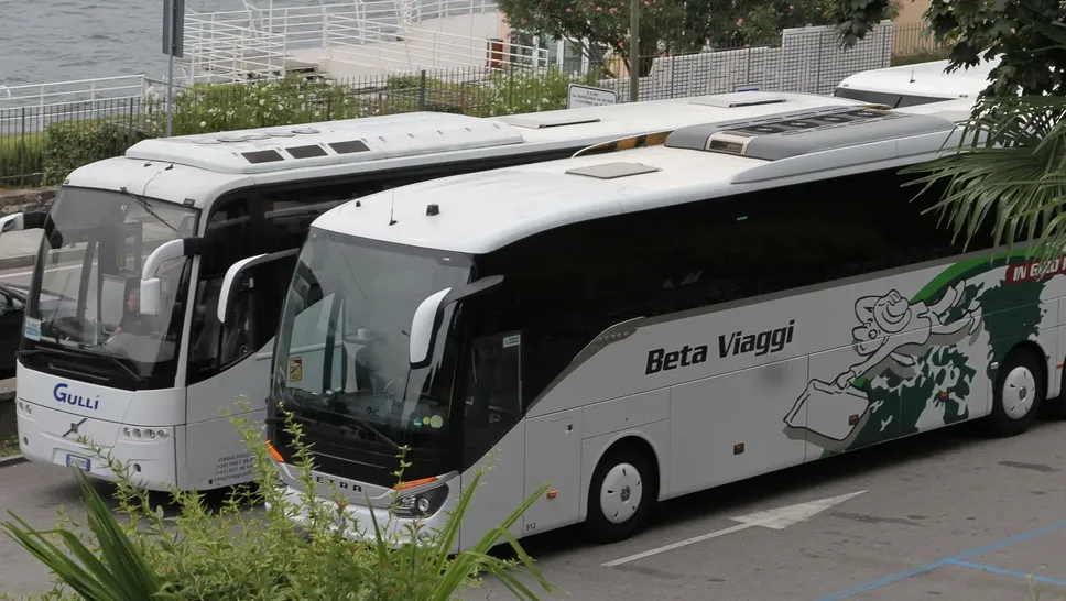 Da questa settimana chiude il parcheggio per i bus del lido a Cadenabbia (Foto Selva) Da questa settimana chiude il parcheggio per i bus del lido a Cadenabbia (Foto Selva)