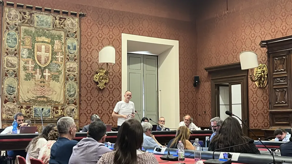 Il sindaco Alessandro Rapinese in aula consiliare a Palazzo Cernezzi lunedì sera Il sindaco Alessandro Rapinese in aula consiliare a Palazzo Cernezzi lunedì sera