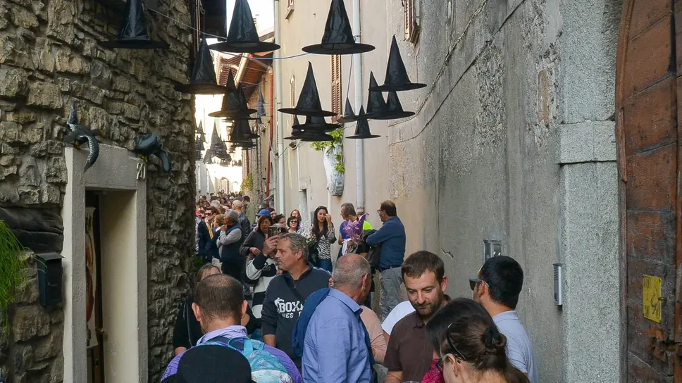 Un’immagine della festa di Rovenna, sempre molto partecipata