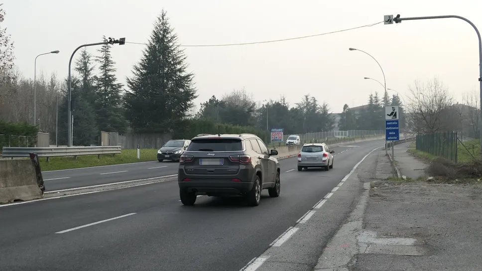 Il tutor sulla Valassina a Merone è stato eliminato (Foto Bartesaghi) Il tutor sulla Valassina a Merone è stato eliminato (Foto Bartesaghi)