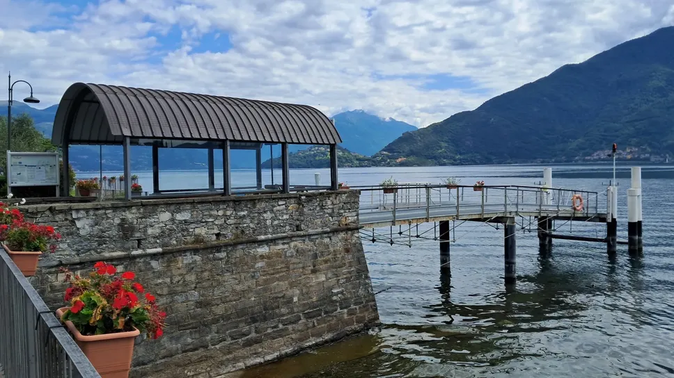 Uno scorcio del pontile di Pianello del Lario Uno scorcio del pontile di Pianello del Lario