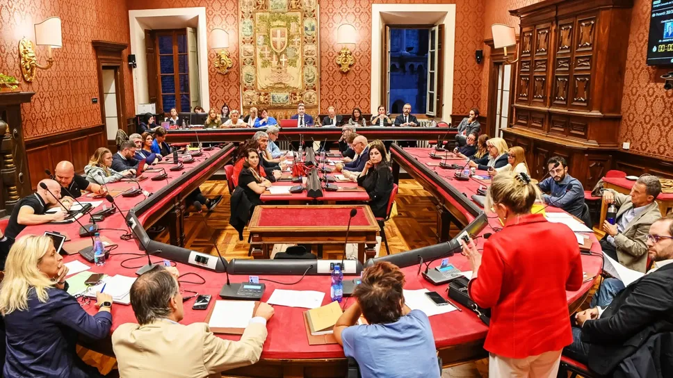 Lunedì sera in Consiglio lo scambio di battute fra Vittorio Nessi e il sindaco Alessandro Rapinese Lunedì sera in Consiglio lo scambio di battute fra Vittorio Nessi e il sindaco Alessandro Rapinese