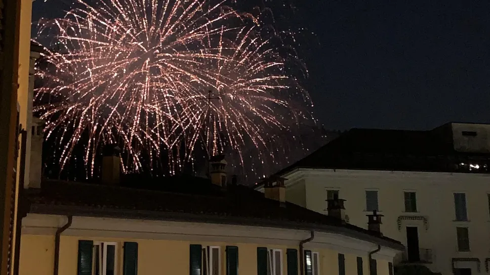 Uno degli spettacoli pirotecnici a Cernobbio Uno degli spettacoli pirotecnici a Cernobbio