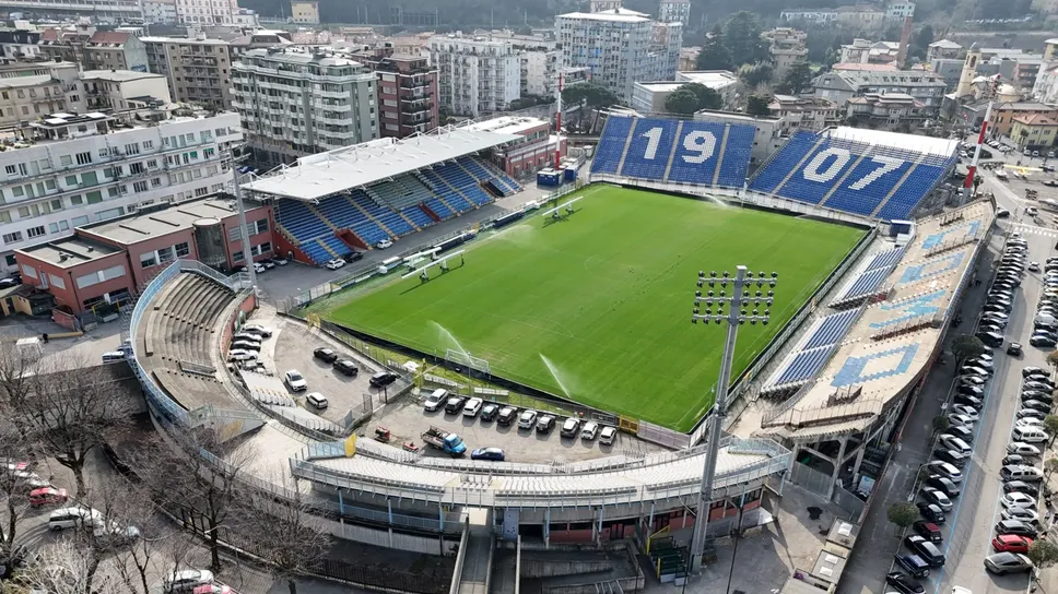 Lo stadio Sinigaglia e le aree immediatamente attigue Lo stadio Sinigaglia e le aree immediatamente attigue