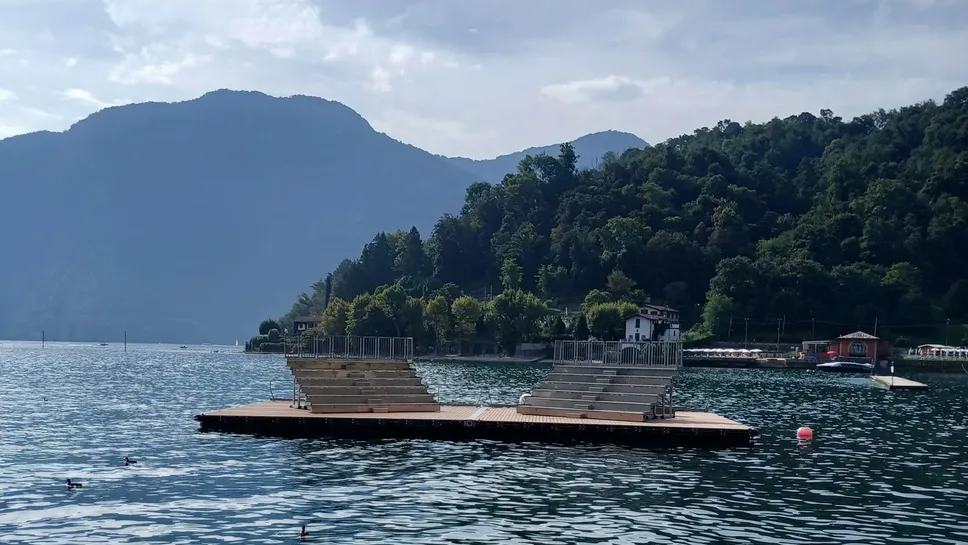 Il palco galleggiante di Lenno