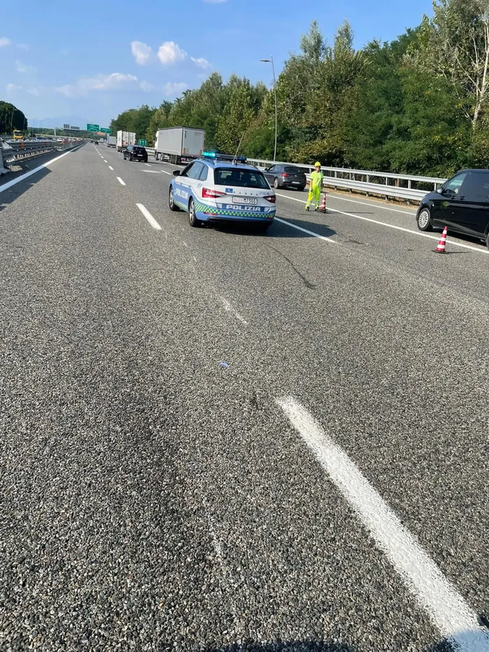 Tre feriti nell'incidente di questo pomeriggio in A9 a Lomazzo