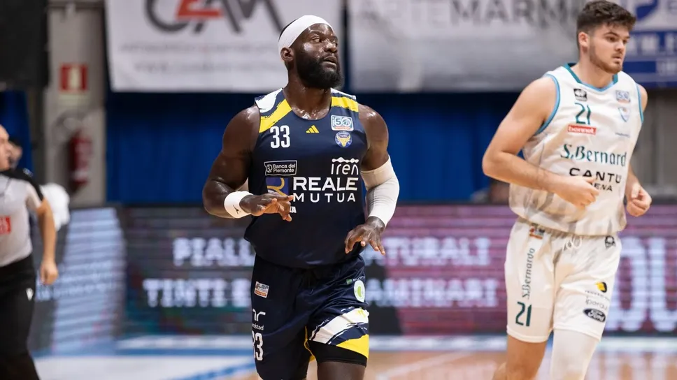 Da sinistra, Ife Ajayi e Grant Basile che da questa stagione saranno compagni di squadra a Cantù Da sinistra, Ife Ajayi e Grant Basile che da questa stagione saranno compagni di squadra a Cantù