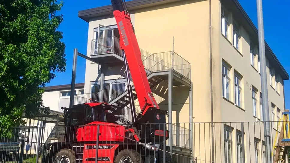 I lavori in corso alla scuola elementare