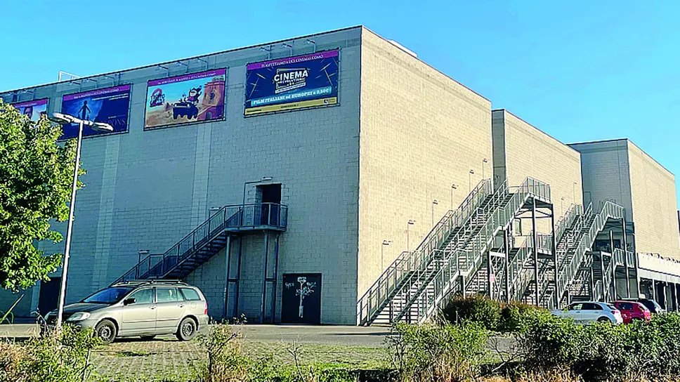 Il multisala senza più il vecchio cartello Uci: diventa The Screen