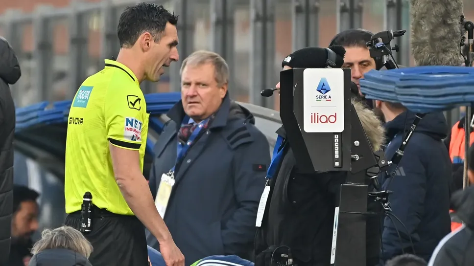 Dopo aver visionato il video, gli arbitri dovranno spiegare allo stadio e alla tv il perché della loro decisione
