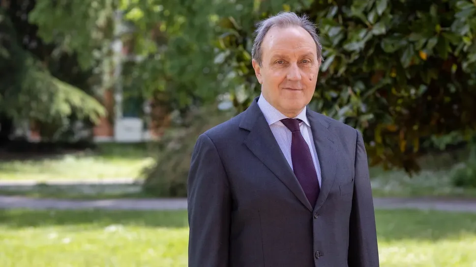 Il professor Rodolfo Helg, ordinario di Economia politica all’Università Liuc di Castellanza Il professor Rodolfo Helg, ordinario di Economia politica all’Università Liuc di Castellanza