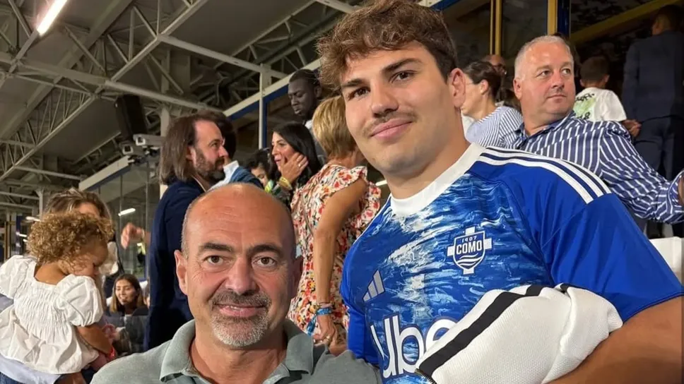 Antoine Dupont con il videpresidente del Rugby Como Ghielmetti Antoine Dupont con il videpresidente del Rugby Como Ghielmetti