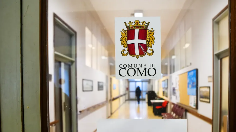 Un centinaio le persone che si sono messe in coda allo sportello Tari Un centinaio le persone che si sono messe in coda allo sportello Tari