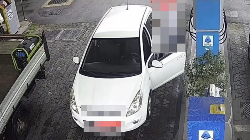 L’immagine dell’automobilista incastrato dalla telecamera L’immagine dell’automobilista incastrato dalla telecamera