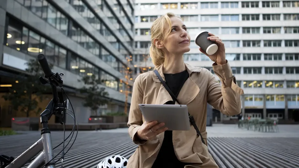 L’uso di app e strumenti digitali è parte della quotidianità dei “gig workers”, tra i quali le donne sono prevalenti