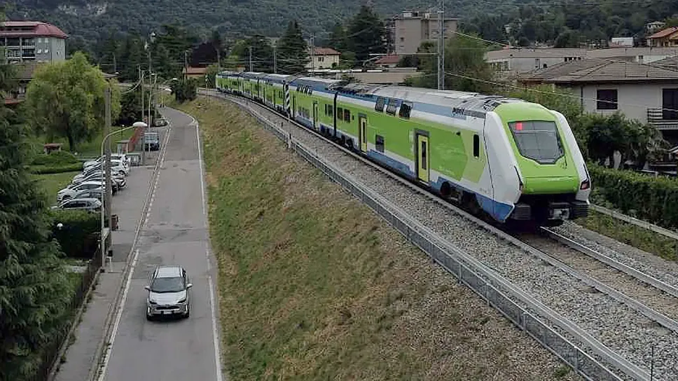 I treni sulla linea Asso-Seveso-Milano hanno spesso ritardi I treni sulla linea Asso-Seveso-Milano hanno spesso ritardi