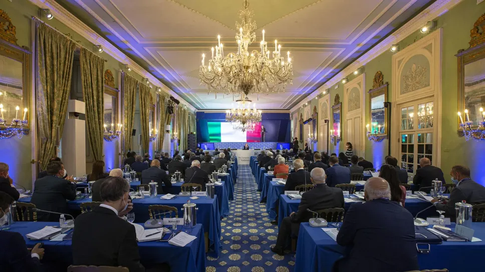 Una sessione del Forum Ambrosetti a Villa d’Este Una sessione del Forum Ambrosetti a Villa d’Este