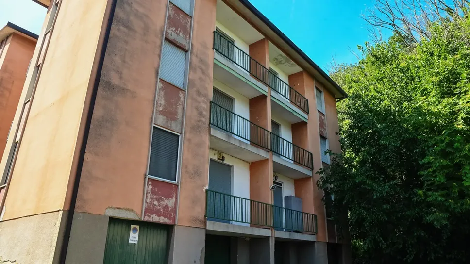 Le case popolari di via Spartaco sono un esempio di patrimonio immobiliare da riqualificare Le case popolari di via Spartaco sono un esempio di patrimonio immobiliare da riqualificare