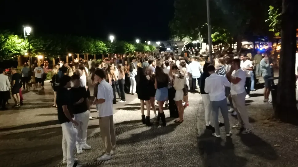 Il pubblico, soprattutto di giovani, ai giovedì sera a Cernobbio
