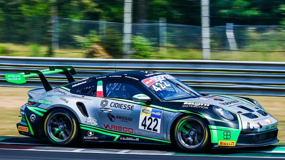 Ronnie Valori a Imola con la Porsche 992 Gt3