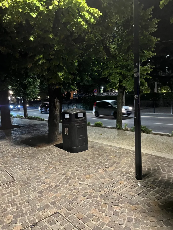 Ma a pochi passi ce ne sono di vuoti, che i turisti ignorano