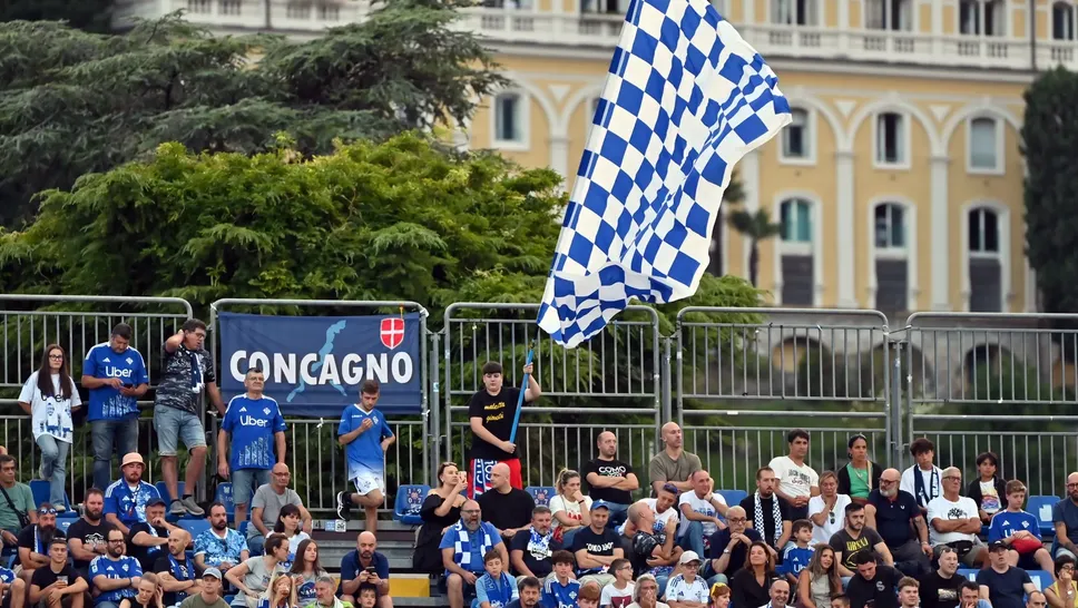 I tifosi azzurri alla Como Cup I tifosi azzurri alla Como Cup
