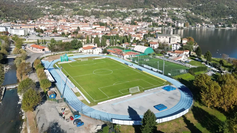 Il bellissimo centro sportivo di Gravedona, recentemente rinnovato Il bellissimo centro sportivo di Gravedona, recentemente rinnovato