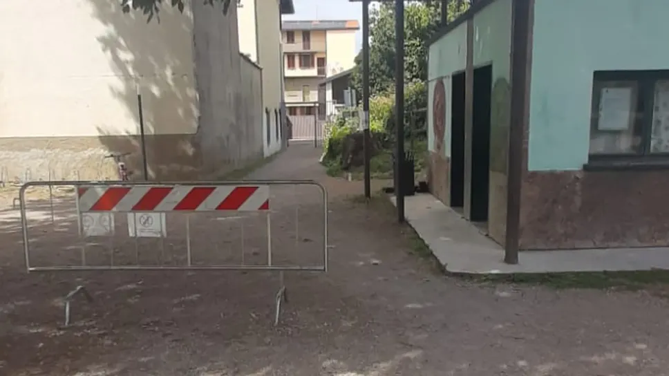 Transennati e chiusi i bagni del parco dei Veterani Transennati e chiusi i bagni del parco dei Veterani