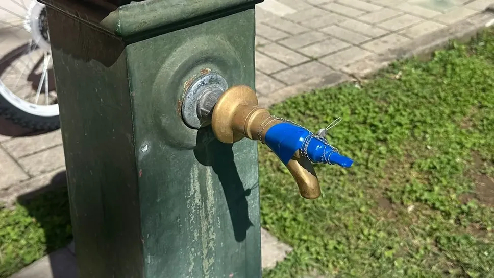 La fontanella pubblica “sigillata” al parco di via Per Lentate La fontanella pubblica “sigillata” al parco di via Per Lentate