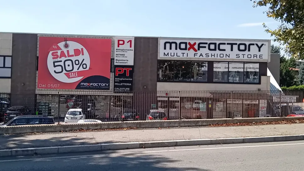L’esterno del Max Factory di Olgiate Comasco