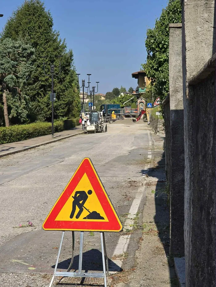 MONTORFANO - Via Como chiusa al traffico