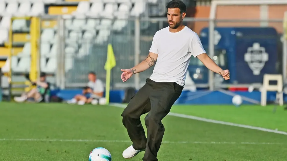 Problemi d’abbondanza per Cesc Fabregas nel ruolo di prima puntafoto Cusa Problemi d’abbondanza per Cesc Fabregas nel ruolo di prima puntafoto Cusa