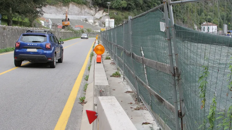 Il cantiere per la Variante nel Comune di Griante: pericoli per i pedoni Il cantiere per la Variante nel Comune di Griante: pericoli per i pedoni