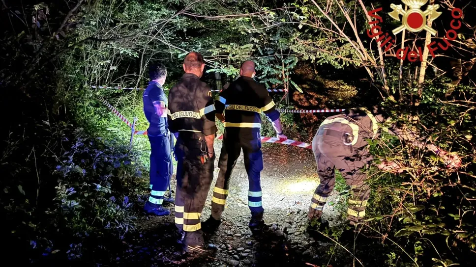 La zona del ritrovamento dell’ordigno bellico in una immagine dei Vigili del fuoco