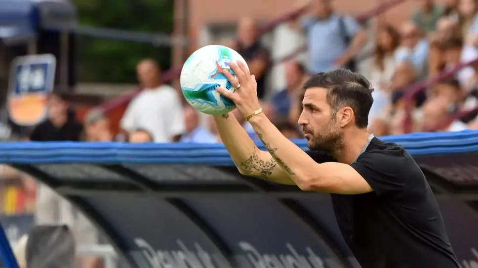 Cesc Fabregas sulla panchina del Como Cesc Fabregas sulla panchina del Como