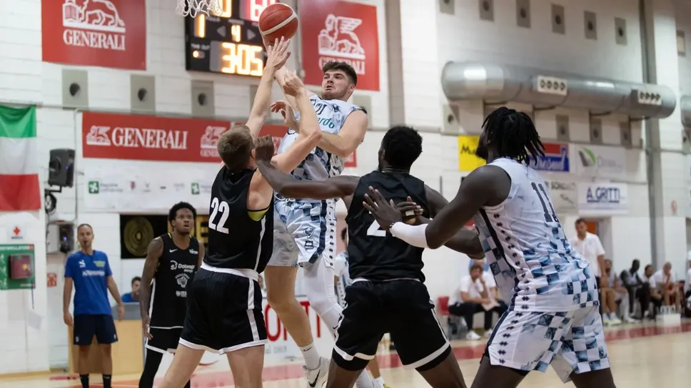 Grant Basile, uno dei reduci della promozione della Pallacanestro Cantù