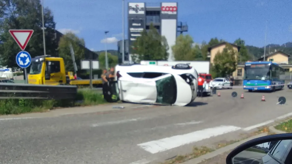 In posto vigili del fuoco e polizia locale per i rilievi del caso